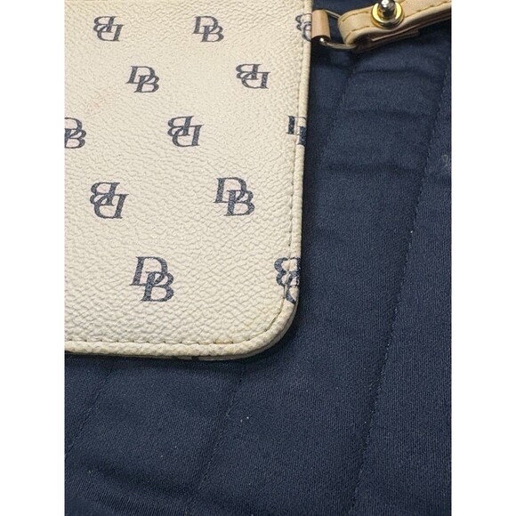 Dooney and Bourke Wristlet Wallet 8" X 4 1/2 Stap And Key Ring - Picture 10 of 13